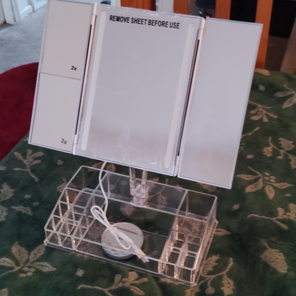 Lighted Makeup Station